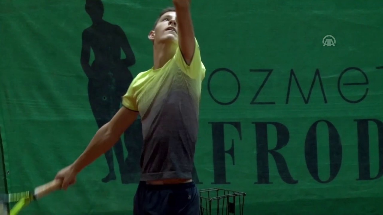 Drazen Petrovic na servisu na ITF turniru M15 u Kursumlijskoj Banji 2026
